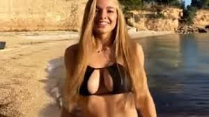 Hey leute, in diesem video geht es um die rassistische bigfm moderatorin lola weippert und darum wie farid bang reagiert. Lola Weippert Sexy Moderatorin Hot Heiss Sexy 2020 Neu Deutsch Youtube