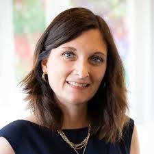 Kerri Lynch's Instagram, Twitter & Facebook