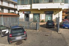 Filiali banca popolare di spoleto. Giugliano Bomba Nella Notte Contro L Ingresso Della Banca