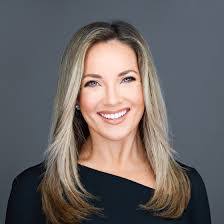 Sara Maynard's Instagram, Twitter & Facebook