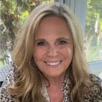 Cassandra Travis's Instagram, Twitter & Facebook