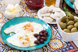 A Look At The Traditional Moroccan Breakfast Which Features Bread Semolina Pancakes Fried Eggs And The Famous Mint Tea Cook Moroccan Breakfast Food Foodie