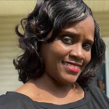 Kentucky Derby 2025. The ladies are showing out. This outfit is perfect.  🔥🔥