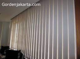 Jual tirai kantor mulai dari 300ribuan belum termasuk diskon terbaik, segera dapatkan penawaran sekarang juga. Harga Vertical Blinds Gorden Kantor Gorden Jakarta