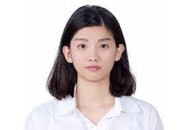 Vicky Linder's Instagram, Twitter & Facebook