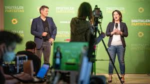 Since the 2013 federal election, she has also held a seat in the bundestag for brandenburg. Historischer Online Parteitag Im Corona Tief Wagen Die Grunen Ein Experiment