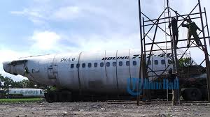 Warga pulau lancang lantas melakukan penyisiran di dekat lokasi menggunakan tiga kapal. Dikira Pesawat Jatuh Wayan Kembar Tegang Penumpangnya Gimana Selamat Semua Tribun Bali