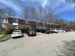 Durham.consider the benefits of joining a robust population of 14,726 neighbors, made up of a 46.32% male, 53.68% female split, extended across 25 square miles. 4 6 Main Street Durham Nh