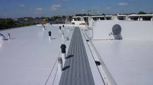 Some roofs actually slope in several directions, ensuring optimal water runoff. Falls And Drainage On Flat Roofs A Guide For Specifiers Public Sector Build Journal