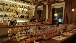 Pay attention that cask bar & kitchen opening and closing hours may vary on weekdays, sundays, and holidays. Xaver Bar Whisky Lounge Hotel Restaurant Dragoner In Peiting