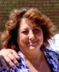 Kelly Topping's Instagram, Twitter & Facebook