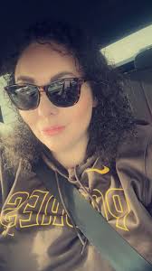 Hello everyone! Just wanted to introduce myself and connect with the  community. My name is Roy, I am 33 years old, and I am single. I work in  marketing as a website