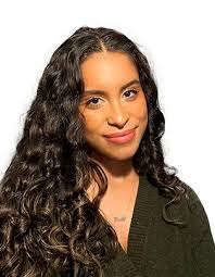 Paola Salas's Instagram, Twitter & Facebook