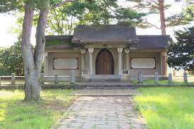 File:Juan Gotohs mausoleum.jpg - Wikimedia Commons