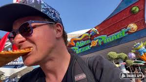 shane.roach's Pizza Review at Alien Pizza Planet