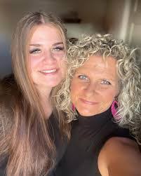 Mandy Ferrell's Instagram, Twitter & Facebook