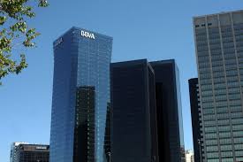 Spanish banks that offer accounts and services that are open to expats include the following providers. Giant Spanish Bank Announces 100 Billion Plan To Fight Climate Change Climate Action