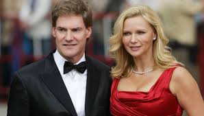 Mai 1959 in bremen als sohn einer sekretärin und eines seinen vater lernte er nie kennen. Carsten Maschmeyer Multimillionar Hat Auch Noch Alte Schulfreunde Bunte De