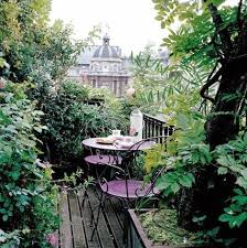 Outdoor Seating Enclosed Garden With Day Bed Moroccan Inspired Outdoor Seating Small And Beautiful Outdoor Small Balcony Garden Balcony Garden Urban Garden