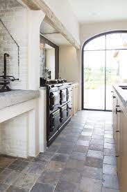 oude grijze terracotta plavuizen moderne kuchenideen kuchendesign kuchenboden ideen