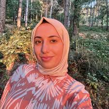 Elif Aslan: Başlangıçtaki birisinin başkaları için çabaları, kendi  yaratıcılığından çok daha güven vericidir.