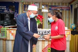 Disusun mengikut bab dan tajuk sebagaimana yang terdapat dalam buku teks. Pencapaian Dharshini Dalam Tasawwur Islam Dapat Perhatian Zulkifli