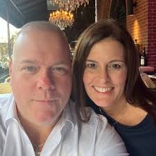 My life changed when a well known MLM life insurance company opened up an  office a block from where I live. They start agents at 30% commission & I  start mine at