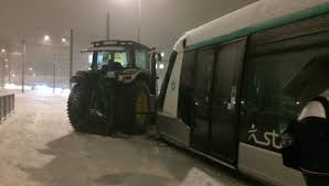 Une journée qui s'annonce difficile dans les transports. Photos La Neige S Est Abattue Sur L Ile De France