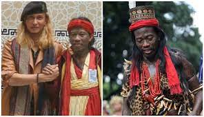 Tapi tak sedikit yang menyebut panglima kumbang dan panglima burung adalah orang dayak yang sakti. Panglima Kumbang Suku Dayak