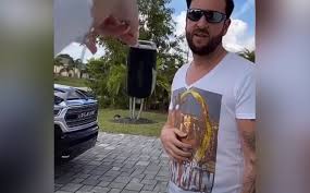 Welche rolle spielt laura also in dem drama? Der Postillon Fur Dich Baby Laura Muller Schenkt Wendler Nagelneuen Suv Mit Durchtrennten Bremsschlauchen