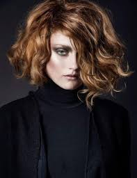 Les Tendances Coupes De Cheveux De L Automne Hiver Carre Plongeant Cheveux Coupe De Cheveux Carre Plongeant Cheveux Boucles