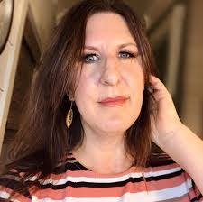 Lori Dahlin's Instagram, Twitter & Facebook