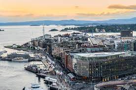 No hay nadie a quien dejar la llave de la habitación, así que la pongo junto a la cocina portátil en la que me hicieron. Oslo A Descoberta Da Capital Da Noruega Episodio 3 Rtp 3