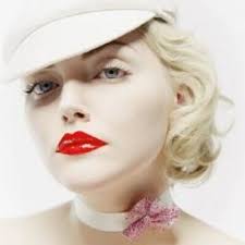 Zoe Keller (@KellerZoe)