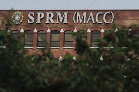Pelajar ini telah ditempatkan di kolej yayasan pendidikan mara, bangi (penempatan sementara) kerana pada ketika itu kolej matrikulasi kpm belum siap dibina. Macc Frees Datuk Seri And Son In Yayasan Bumiputra Case Malaysia Malay Mail