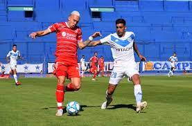 Catch the latest vélez sársfield and huracán news and find up to date football standings, results, top scorers and previous. Huracan Paso Al Frente Ante Velez Con Un Contragolpe Letal El Fortin Tuvo Las Mas Claras Pero A Los 36 Minutos Y Con Tres Toques Briasco Huracan Velez Golazo