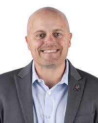 Shane Elder's Instagram, Twitter & Facebook