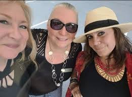 Marcia Weller's Instagram, Twitter & Facebook