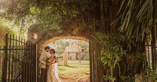 Check out these florida wedding venues. 12 Historic Charming Florida Wedding Venues See Prices