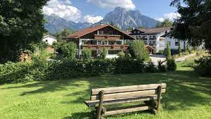 Der ferienhof allgäumax liegt in sehr ruhiger ortsrandlage von füssen auf 800 höhenmetern und bietet ihnen alles für einen erholsamen und abwechslungsreichen urlaub im allgäu. Allgau Moni Ferienwohnungen In Fussen