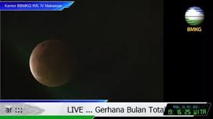 Nanti malam sekitar dinihari, seluruh indonesia akan terjadi gerhana bulan total. Link Live Streaming Gerhana Bulan Total Makassar Rabu 26 Mei 2021 Suara Sulsel