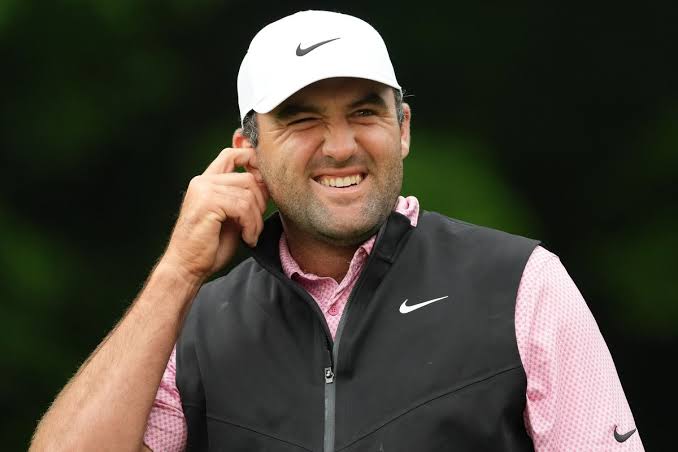 Scottie Scheffler closes in on Rory McIlroy and Tiger Woods despite awful  blunder - The Mirror US