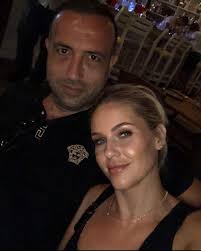 Türkiye halk kurtuluş ordusunun (thko) kurucu üyesiydi. Emine Un Ve Esi Tolga Karakas Bosaniyor Haberi Boyle Duyurdu