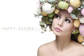 Una Donna Pasquale Con Orecchie Di Coniglio Al Telefono. Fotografia Stock