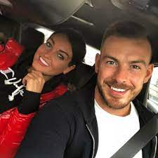 Cela fait moins de quinze jours qu'aurélie dotremont et julien bert ont partagé une belle nouvelle : Epingle Sur Celebrites