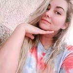 Jana Sewell's Instagram, Twitter & Facebook