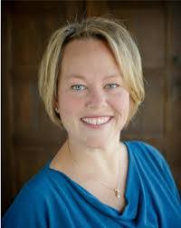 Kim Lueck's Instagram, Twitter & Facebook