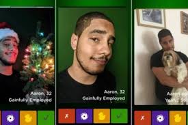 Creó un Tinder donde el único candidato masculino es...él mismo