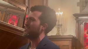 Guitarist Daryl Hester plays Danza Caracteristica by Leo Brouwer