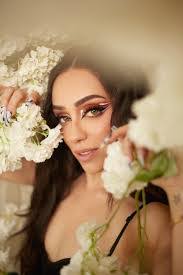 Mary Calles's Instagram, Twitter & Facebook